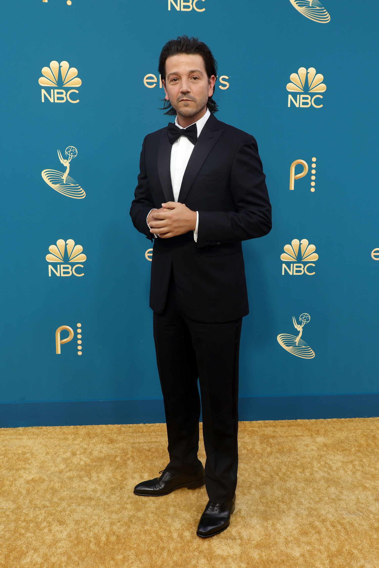 Diego Luna at 2022 Emmys