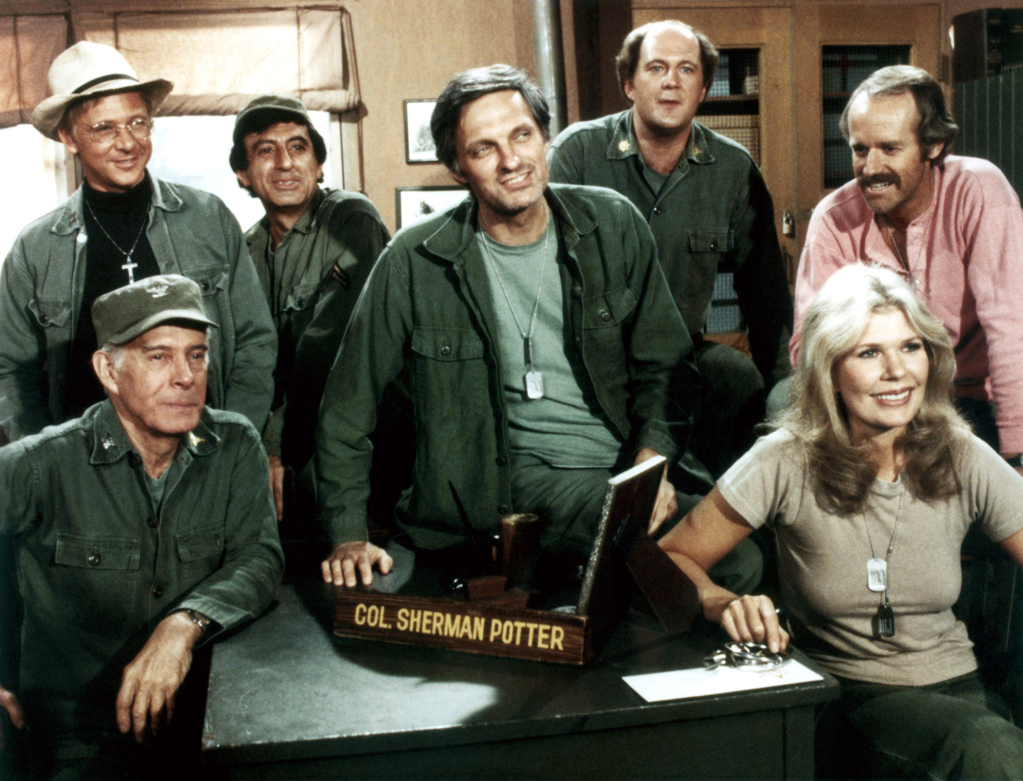 Alan Alda Reunites with MASH Costar Mike Farrell for 50th Anniversary