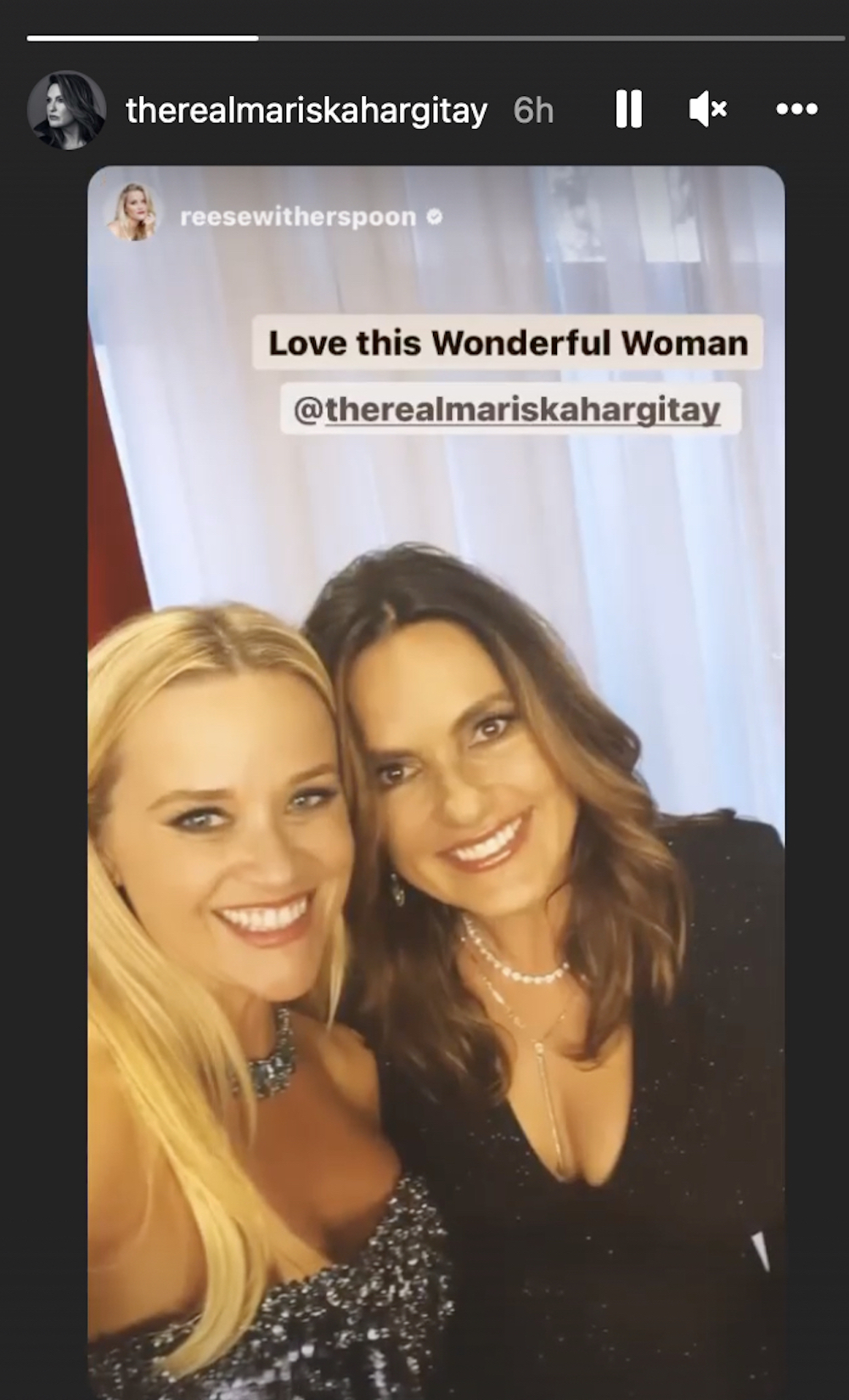 Mariska Hargitay and Reese Witherspoon at Emmys