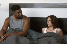 Jocko Sims as Dr. Floyd Reynolds, Janet Montgomery as Dr. Lauren Bloom in New Amsterdam