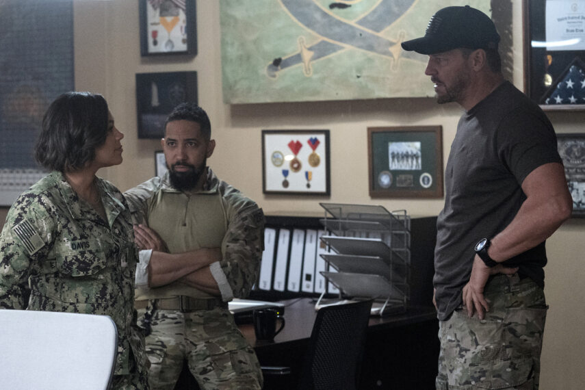 Toni Trucks as Lisa Davis, Neil Brown Jr. as Ray Perry, David Boreanaz as Jason Hayes in SEAL Team