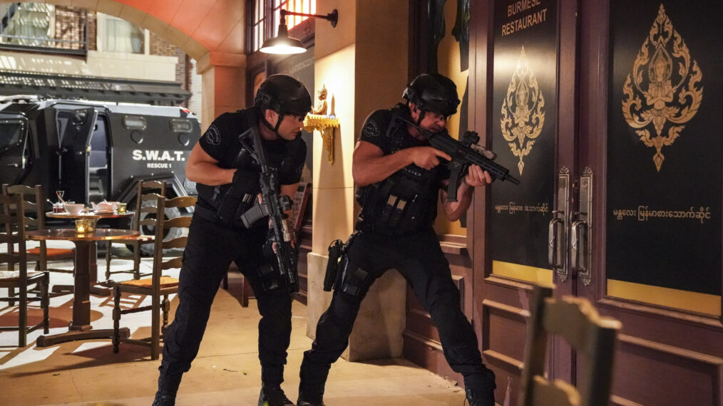 Alex Russell as Jim Street and Kenneth “Kenny” Johnson as Dominique Luca in SWAT