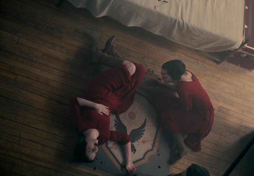 McKenna Grace as Esther, Madeline Brewer as Janine in The Handmaid’s Tale