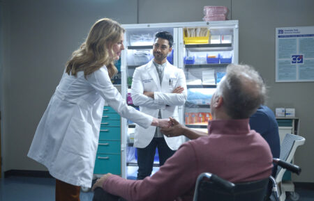 Jane Leeves and Manish Dayal in The Resident