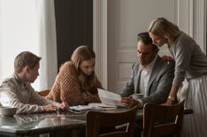 Luke David Blumm as Carter Brannock, Isabel Marie Gravitt as Ellie Brannock, Bobby Cannavale as Dean Brannock, Naomi Watts as Nora Brannock in The Watcher