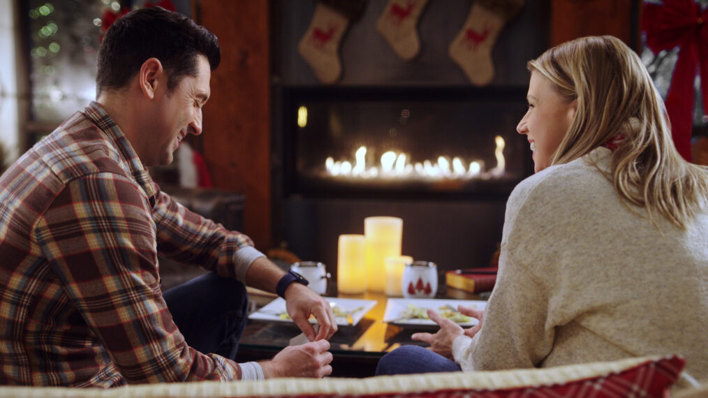 David O'Donnell, Jodie Sweetin in 'A Cozy Christmas Inn'