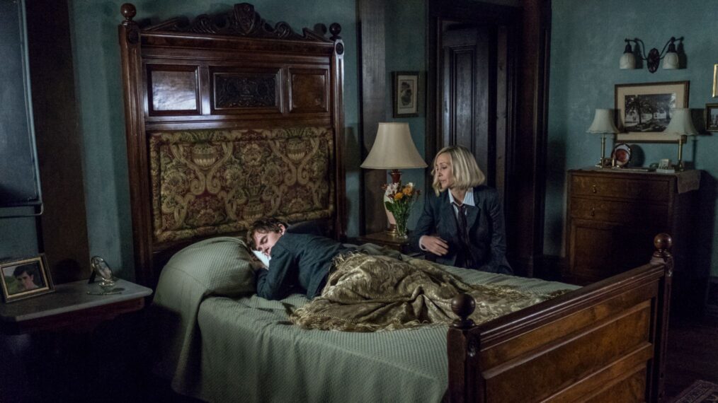 Bates Motel - Freddie Highmore and Vera Farmiga