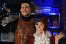 Cheyenne Jackson and Mayim Bialik in 'Call Me Kat'