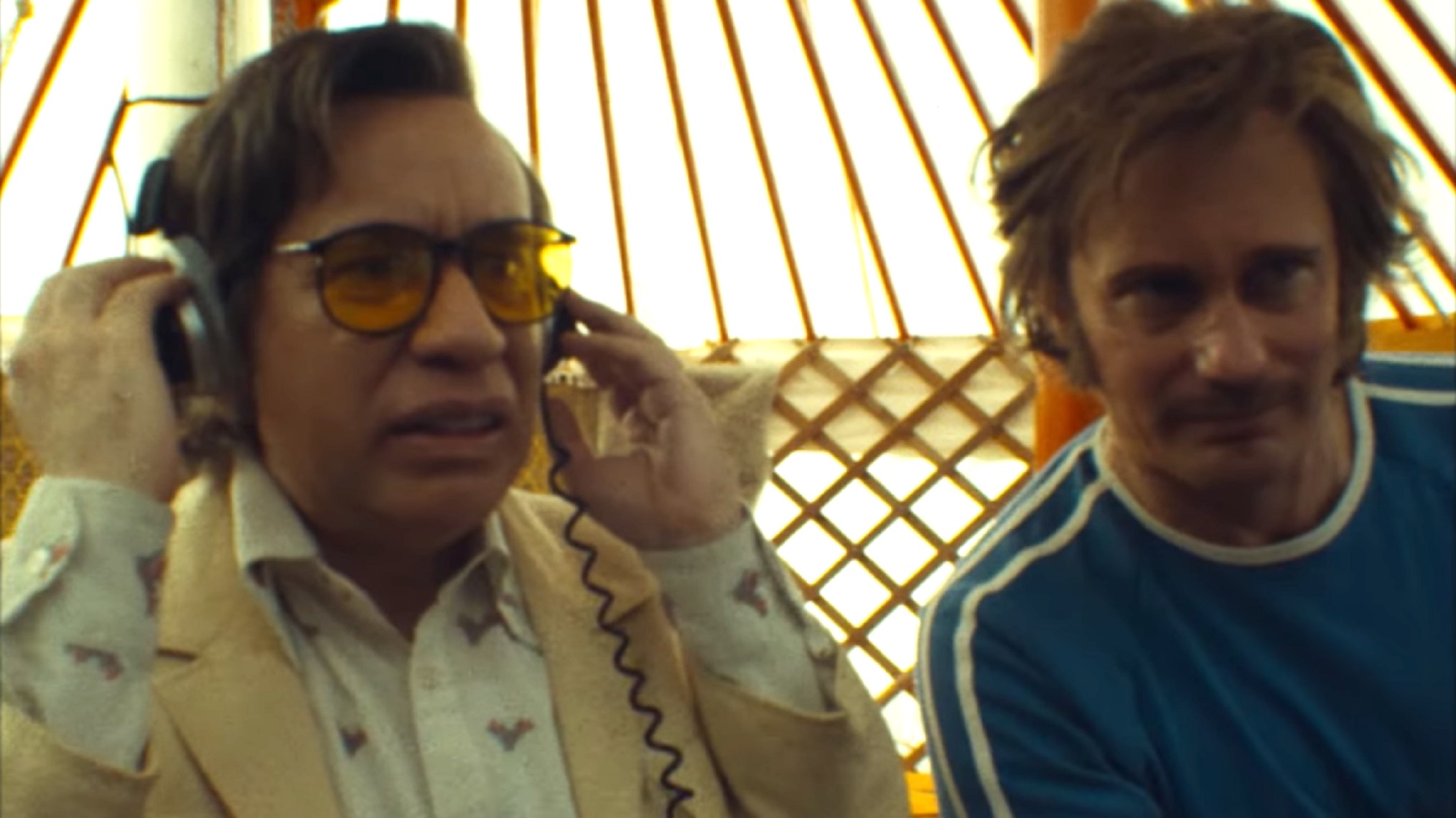 Fred Armisen und Alexander Skarsgard in Staffel 53 von „Documentary Now“.