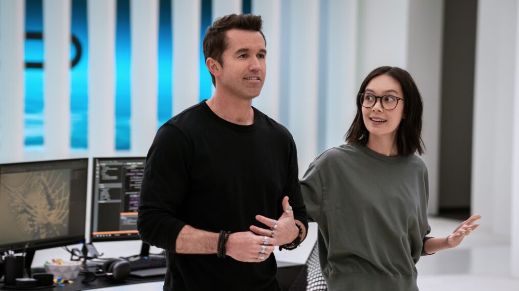 Rob McElhenney y Charlotte Nicdao de 'Mythic Quest en la temporada 3