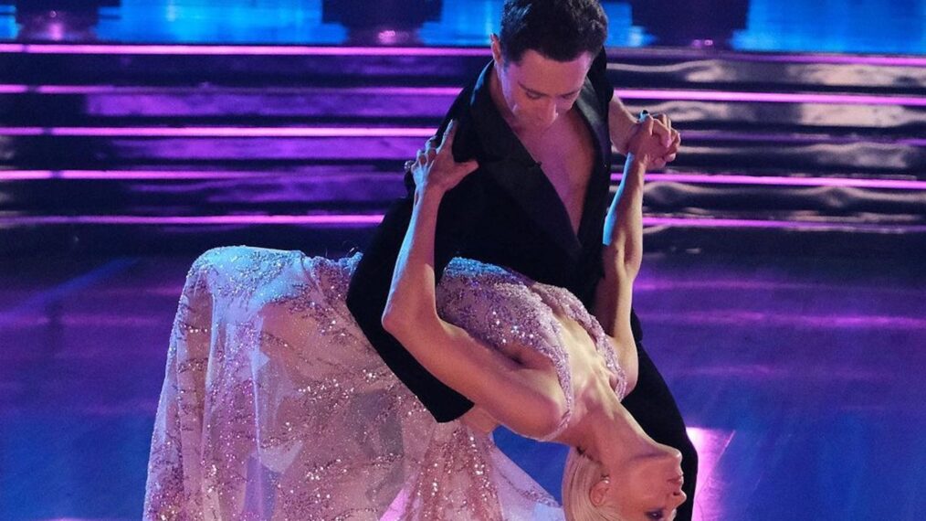 Selma Blair and Sasha Farber in 'Dancing With the Stars' Season 31 Episode 5