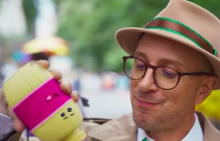 steve-burns-original-host-of-blues-clues-is-back-for-movie-video