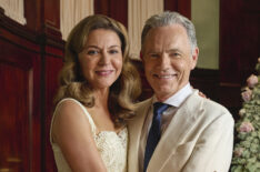 Jane Leeves and Bruce Greenwood in 'The Resident'