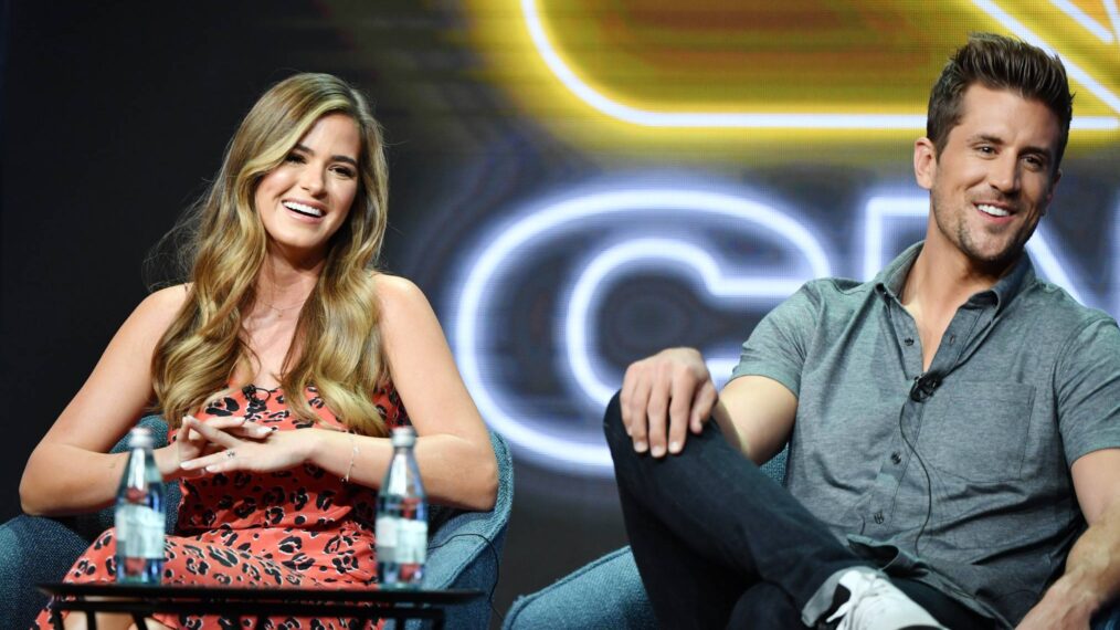 https://www.tvinsider.com/wp-content/uploads/2022/11/JoJo-Fletcher-Jordan-Rodgers-1014x570.jpg