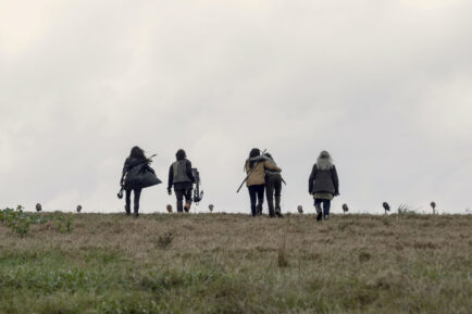 Norman Reedus as Daryl Dixon, Avi Nash as Siddiq, Danai Gurira as Michonne, Melissa McBride as Carol Peletier, Eleanor Matsuura as Yumiko - The Walking Dead _ Season 9, Episode 15 