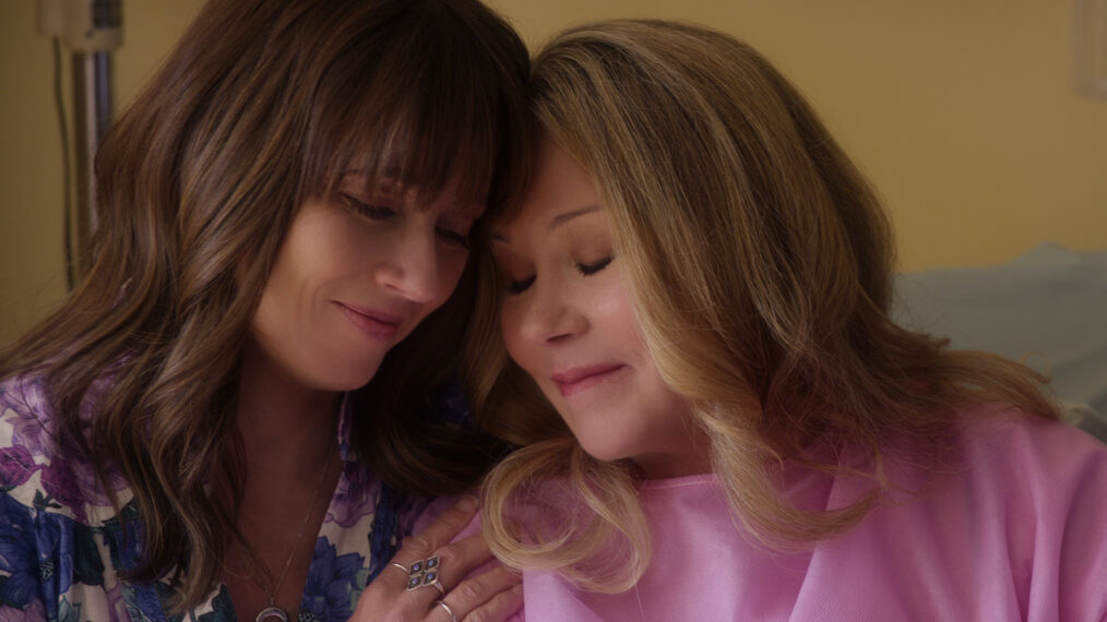 Linda Cardellini and Christina Applegate in 'Dead To Me' Season 3