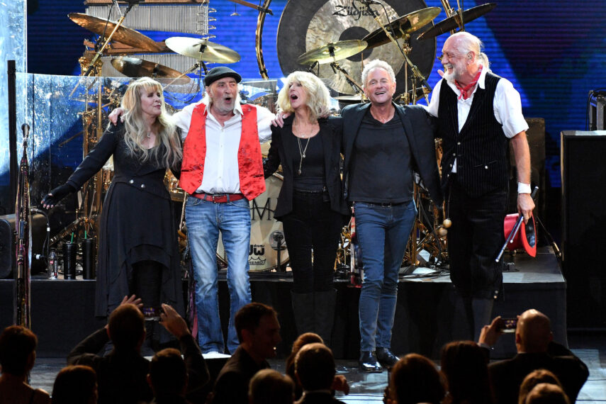 Fleetwood Mac tritt auf der Bühne während MusiCares Person of the Year zu Ehren von Fleetwood Mac in der Radio City Music Hall am 26. Januar 2018 in New York City auf