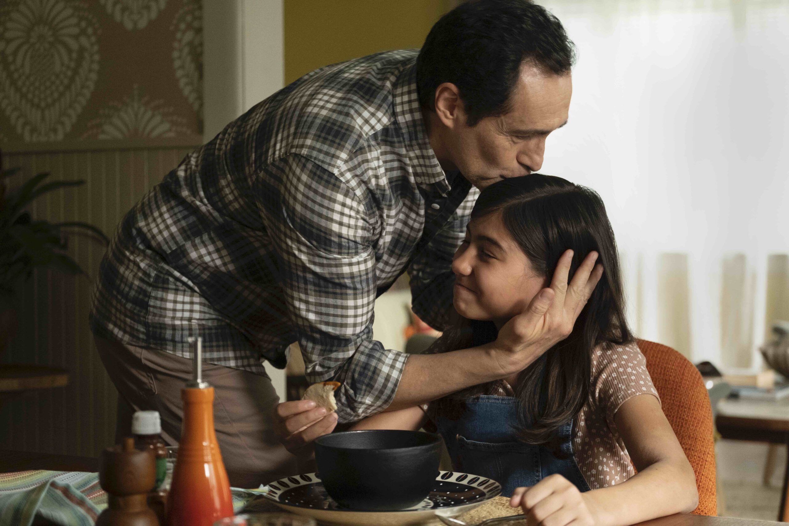 Demián Bichir & Madison Taylor Baez in 'Let the Right One In'