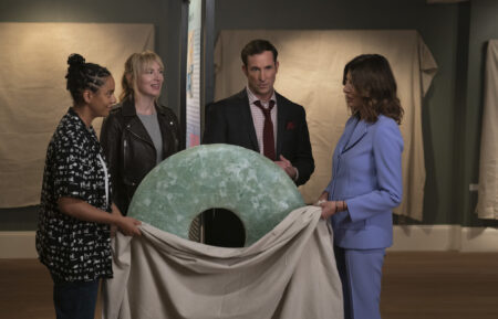 Aleyse Shannon, Beth Riesgraf, Noah Wyle, Gina Bellman in 'Leverage: Redmption'