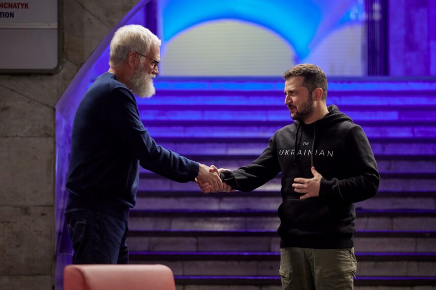 David Letterman y Volodymyr Zelenskyy en el episodio especial 'My Next Guest'