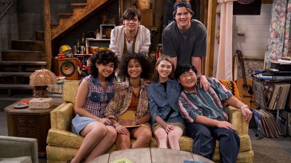 Sam Morelos, Mace Coronel, Ashley Aufderheide, Callie Haverda, Maxwell Acee Donovan, and Reyn Doi in 'That '90s Show'