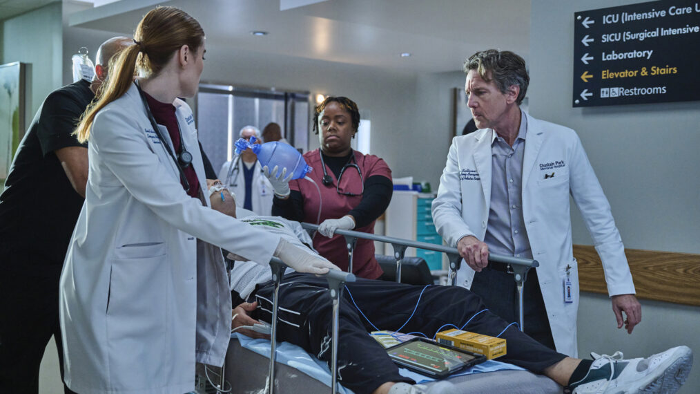 Kaley Ronayne and Andrew McCarthy in 'The Resident'