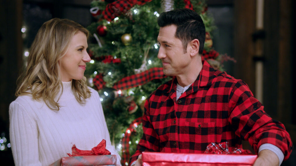 Jodie Sweetin and David O'Donnell in 'A Cozy Christmas Inn'