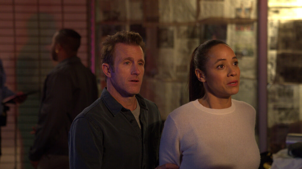 Scott Caan and Dania Ramirez in 'Alert'