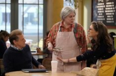 Blane Savage, Vicki Lawrence, and Mayim Bialik in 'Call Me Kat'