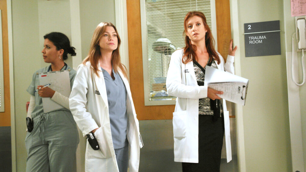 Ellen Pompeo and Kate Walsh in 'Grey's Anatomy'