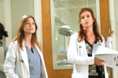 Ellen Pompeo and Kate Walsh in 'Grey's Anatomy'