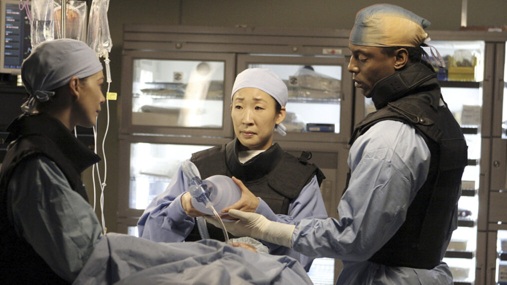 Grey's Anatomy - Season 2 - Sandra Oh and Isaiah Washington