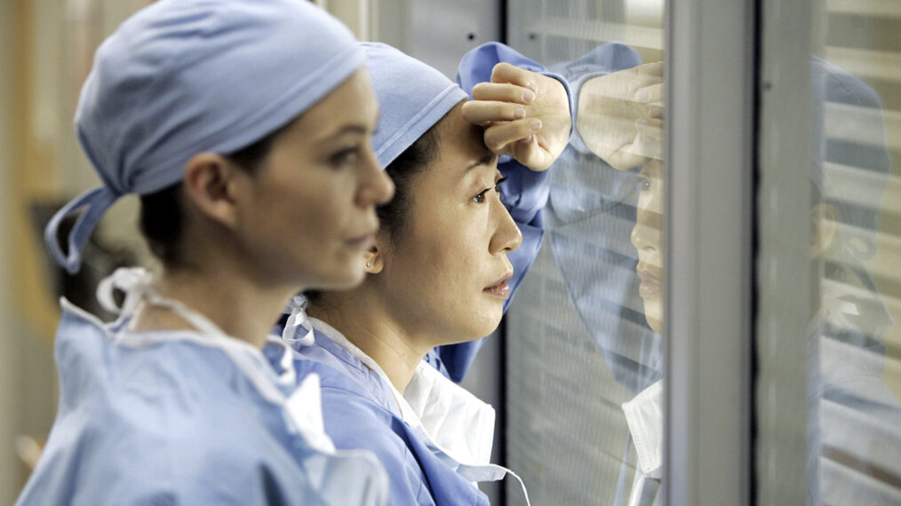 Grey's Anatomy - Season 2 - Meredith and Cristina - Ellen Pompeo and Sandra Oh