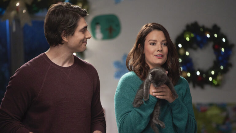 Brandon Routh and Kimberley Sustad in 'The Nine Kittens of Christmas'