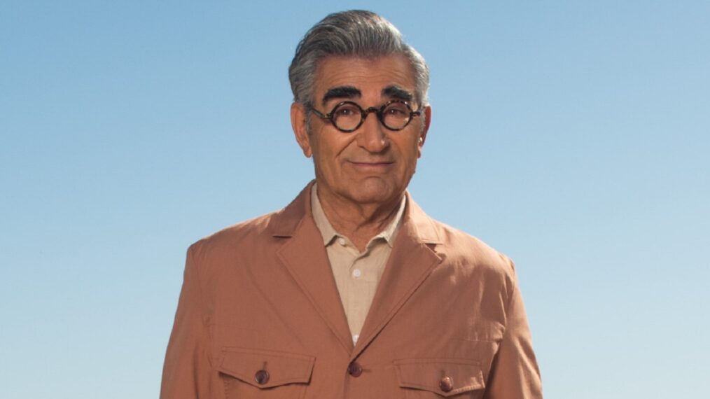 La estrella de ‘Schitt’s Creek’ Eugene Levy regresa a la televisión en ‘The Reluctant Traveler’ (VIDEO)