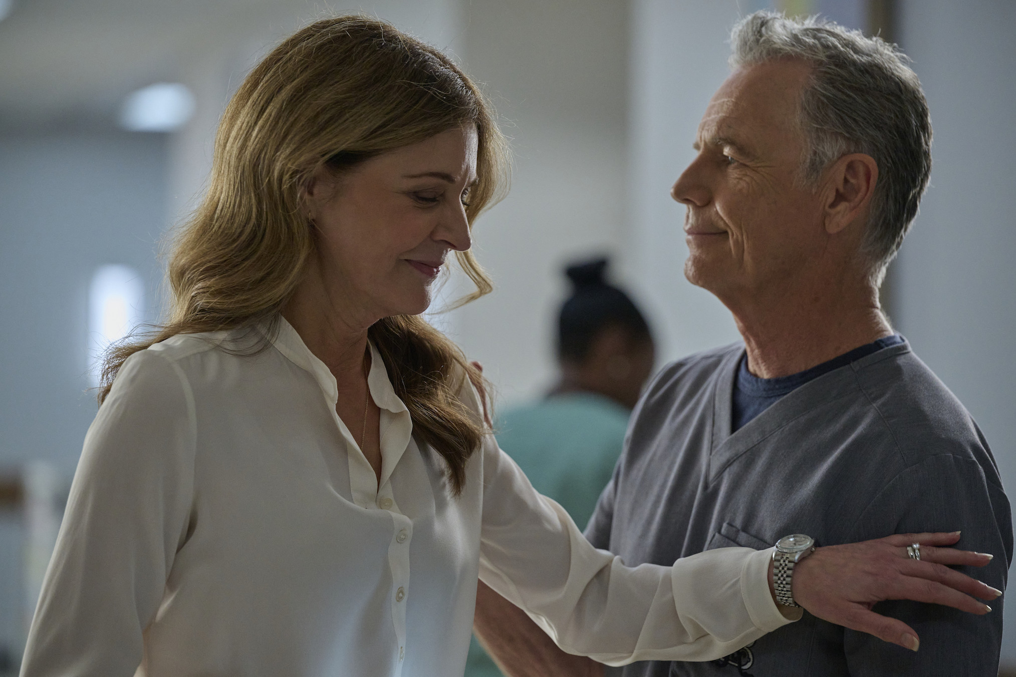 Jane Leeves and Bruce Greenwood in 'The Resident'