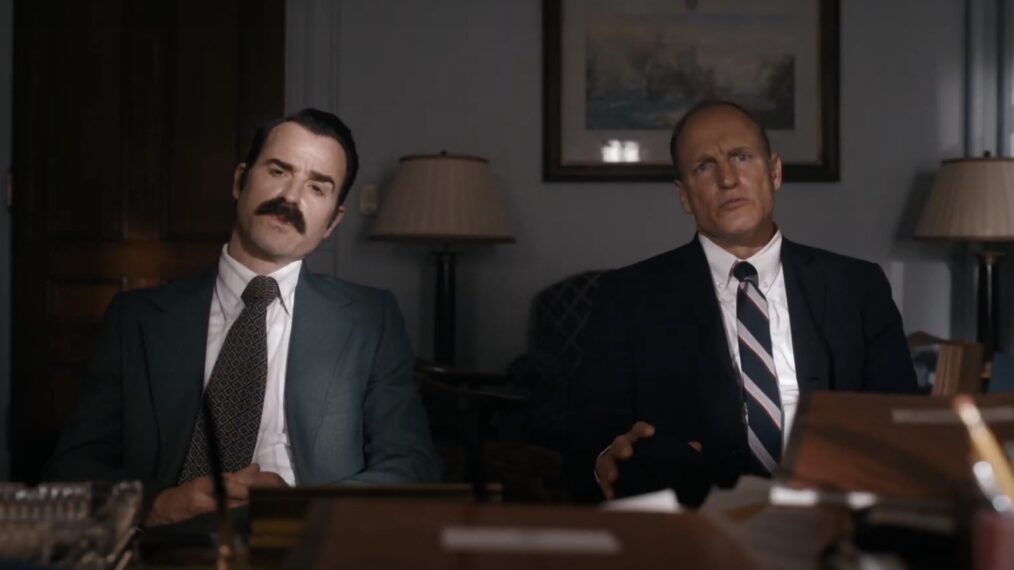 Justin Theroux & Woody Harrelson in 'White House Plumbers'