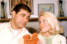 Dan Lauria and Alley Mills in 'The Wonder Years'