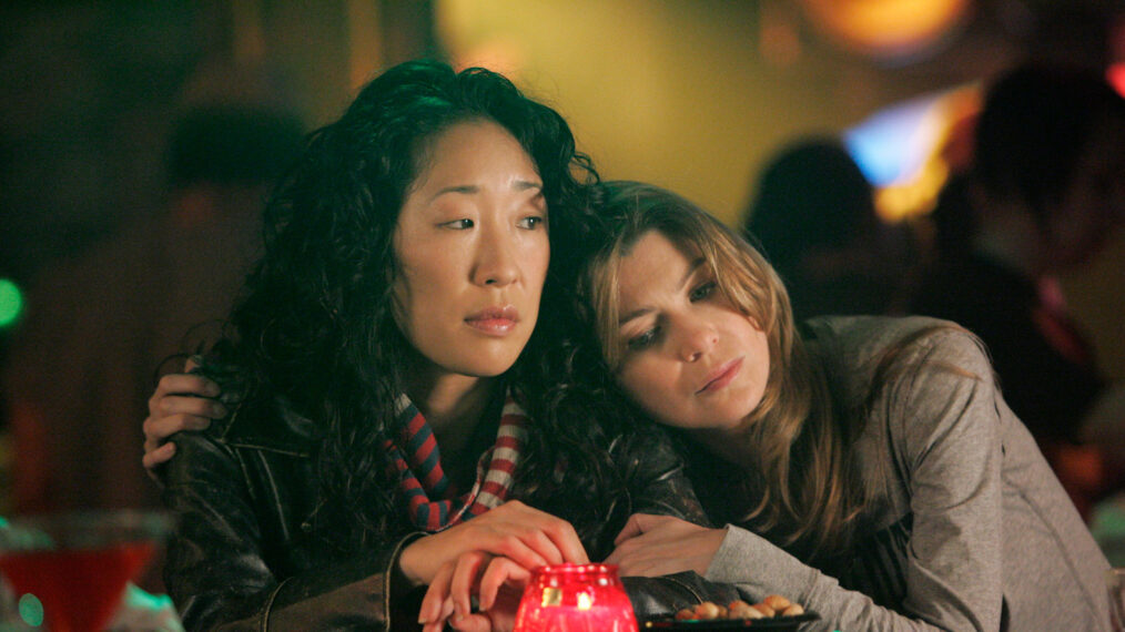 Sandra Oh and Ellen Pompeo in 'Grey's Anatomy'