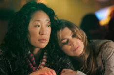 Sandra Oh and Ellen Pompeo in 'Grey's Anatomy'