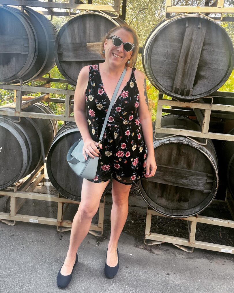 Amy rocks a summer dress as she tours the Sonoma’s wineries.