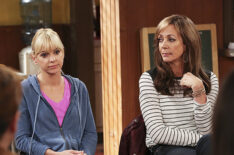 Anna Faris and Allison Janney in 'Mom'