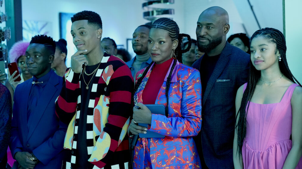 Olly Sholotan, Jabari Banks, Cassandra Freeman, Adrian Holmes, and Akira Akbar in 'Bel-Air'