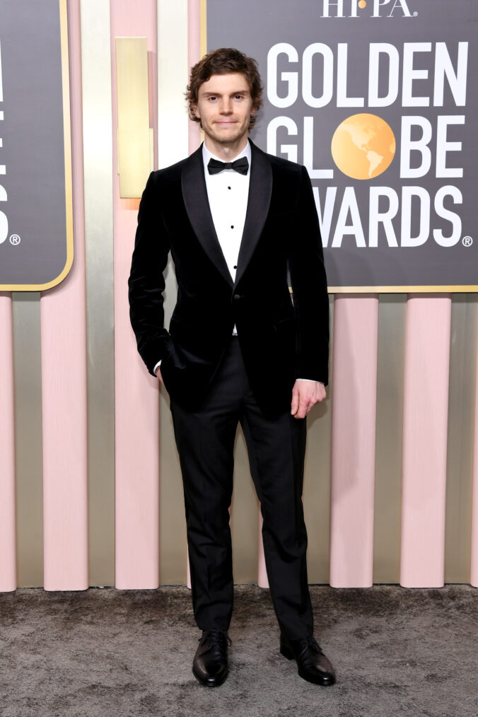 Evan Peters at 2023 Golden Globes