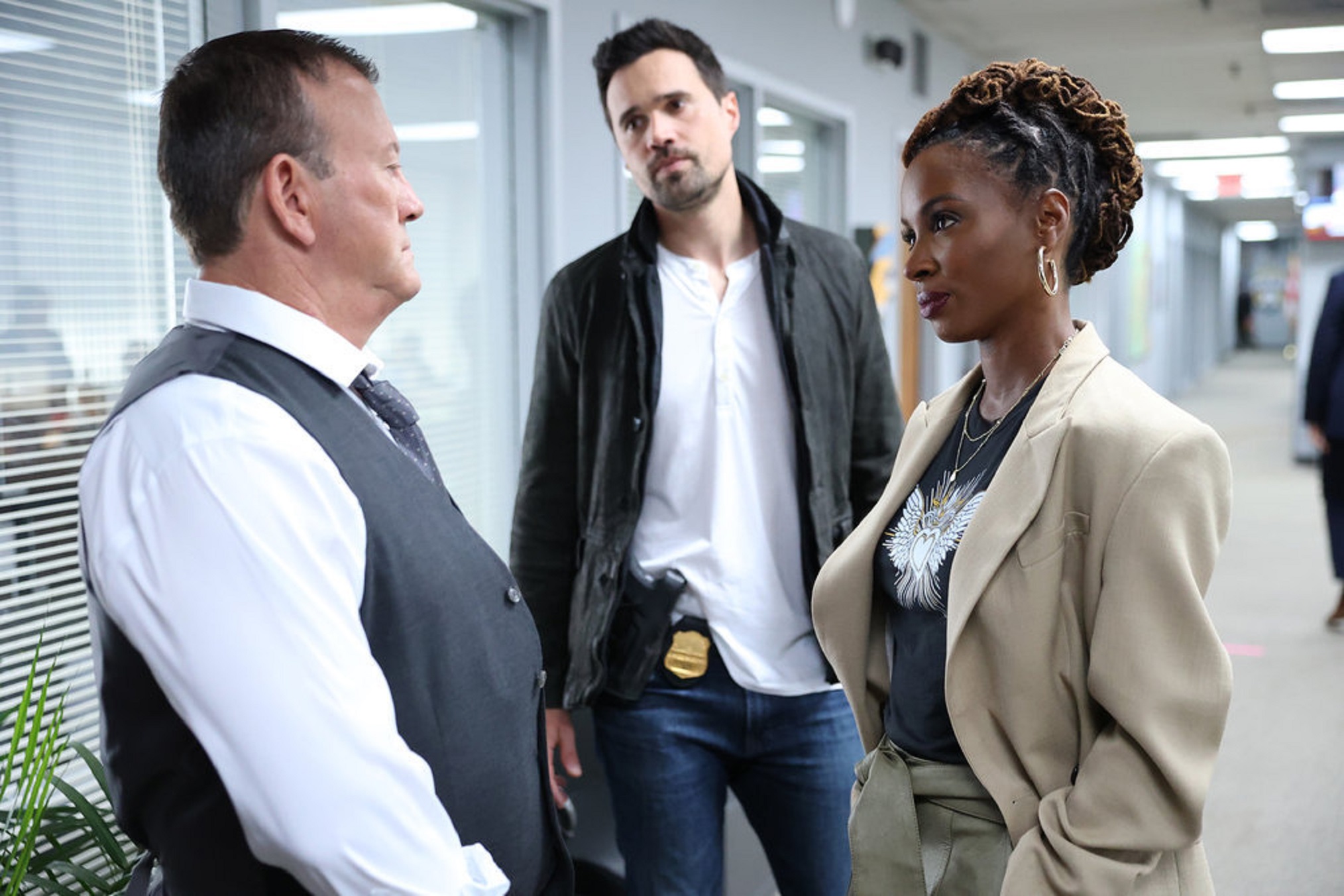 Bill Kelly, Brett Dalton y Shanola Hampton en 'Encontrados'