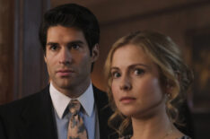 Asher Grodman and Rose McIver in 'Ghosts' Season 2