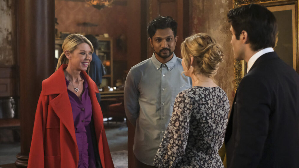 Tara Reid, Utkarsh Ambudkar, Rose McIver, and Asher Grodman in 'Ghosts' - Season 2 - 'Trevor's Body'