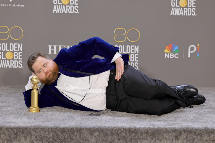 Paul Walter Hauser en los Globos de Oro 2023