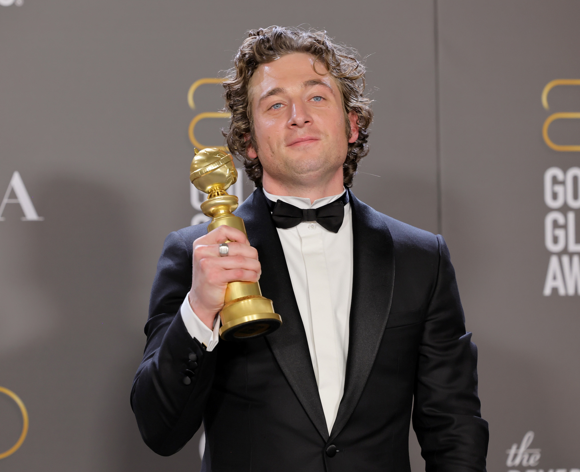 Jeremy Allen White at the 2023 Golden Globes