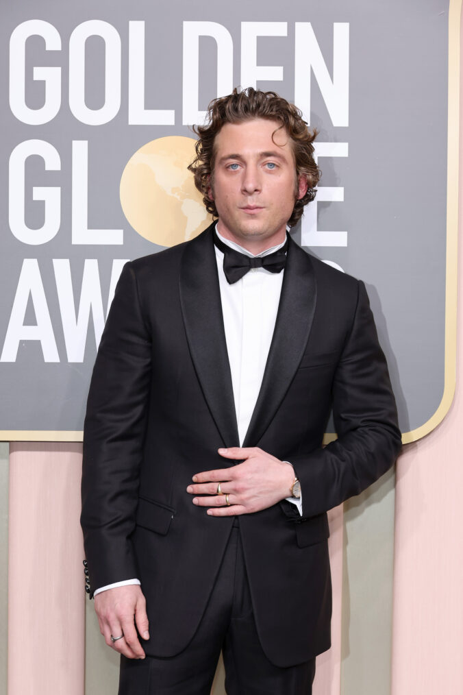 Jeremy Allen White at 2023 Golden Globes